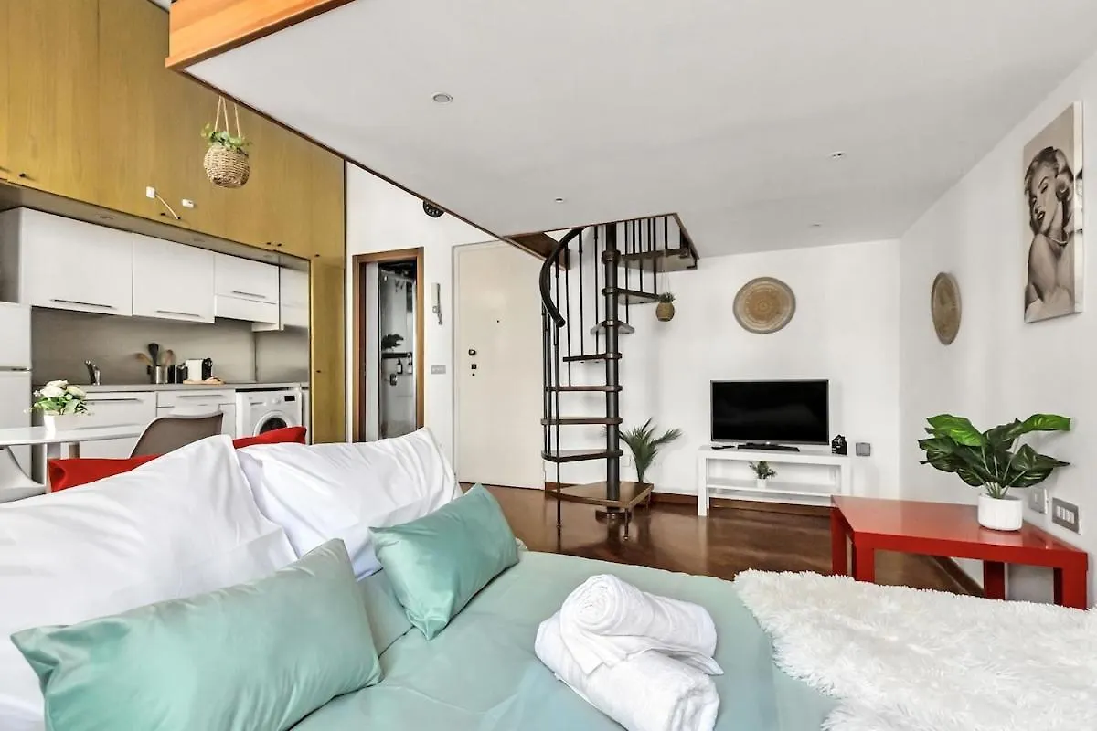 15Min From The Duomo-500 M From The Metro Apartment Milan Italy
